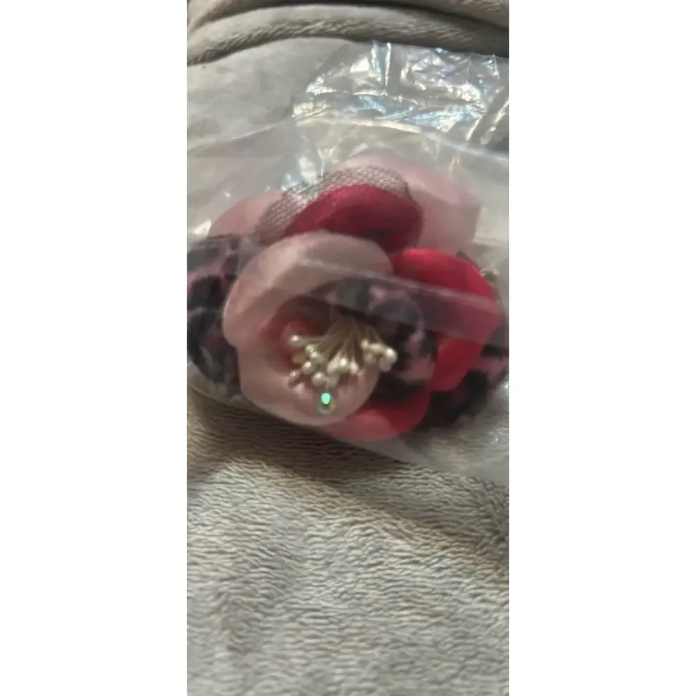 Pooch outfitters scarlet collar flower pink size medium